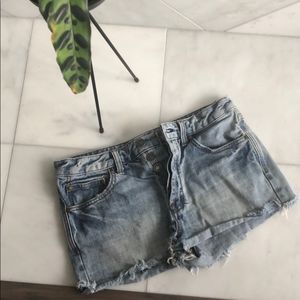 FREE PEOPLE DISTRESSED JEANS SHORTS